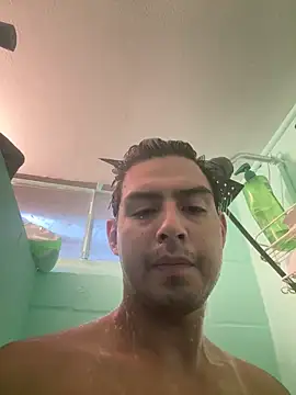 Snapshot of juanjR11 chatting on 09-25-25, 02:10 juanjR11 online show from 09-25-25, 02:10