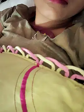 Queen-Bee143 online show from 02-14-26, 05:04