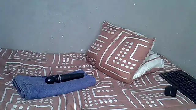 Bellabootie online show from 12-04-25, 06:38