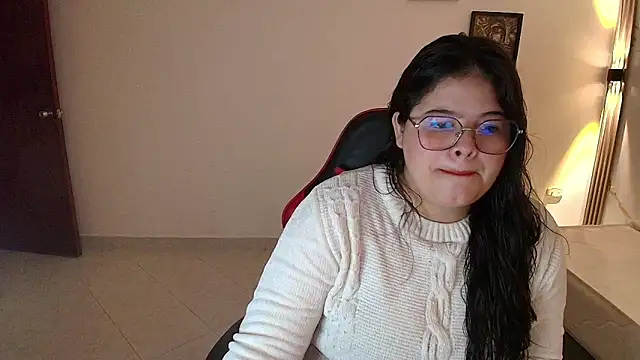 Snapshot of Nina_Rouge7 chatting on 11-11-25, 12:05 Nina Rouge7 online show from 11-11-25, 12:05