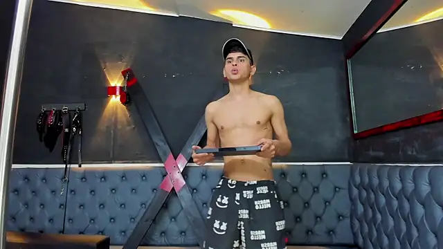 liam coleman25 online show from 11-22-25, 04:55