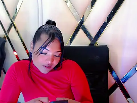 AuroraRoss online show from 10-18-25, 11:33