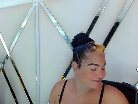 AuroraRoss online show from 11-11-25, 07:25