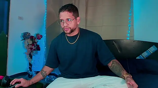 LucasGaeel online show from 10-09-25, 12:19