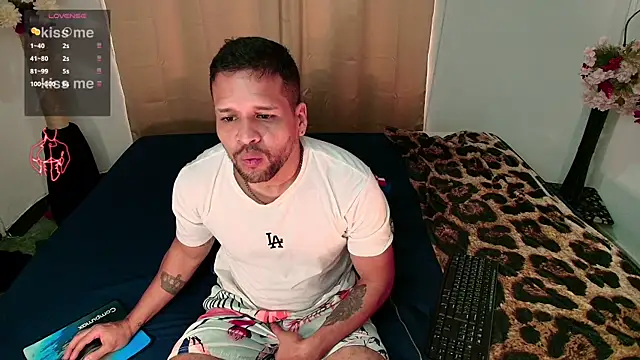 LucasGaeel online show from 03-24-26, 02:44