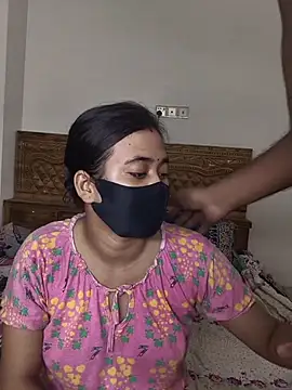 Snapshot of Love_Queen11 chatting on 11-01-25, 07:54 Love Queen11 online show from 11-01-25, 07:54