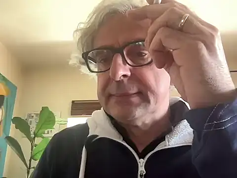 Snapshot of chtentation chatting on 02-25-26, 11:42 chtentation online show from 02-25-26, 11:42