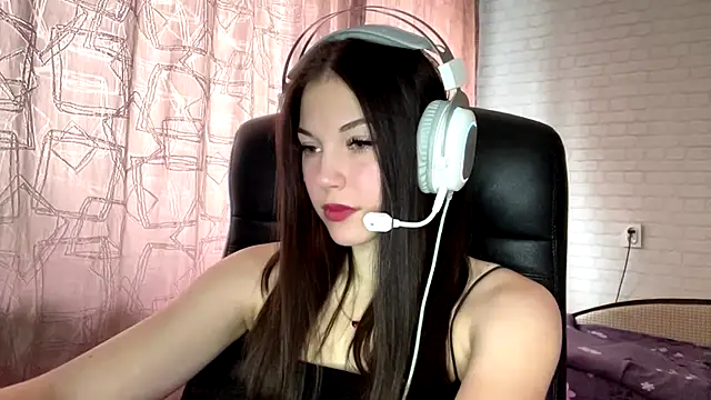 Tyrira glow online show from 10-05-25, 07:17