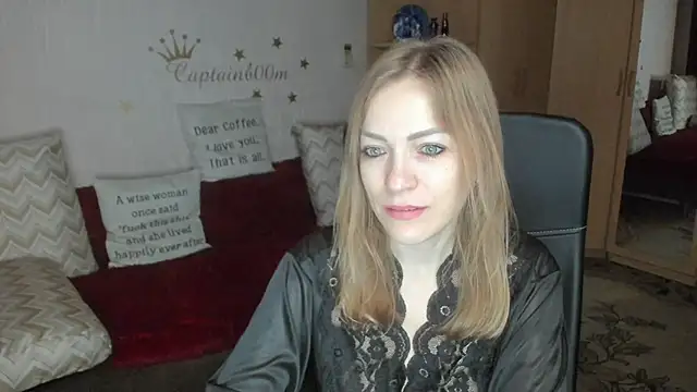 Tiffany Bates online show from 10-25-25, 03:36