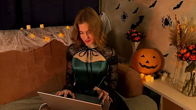 LilianLee online show from 10-27-25, 02:43