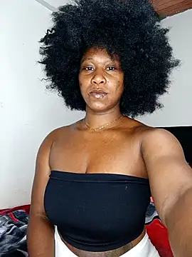 Snapshot of Opal_S chatting on 11-18-25, 10:31 Opal S online show from 11-18-25, 10:31