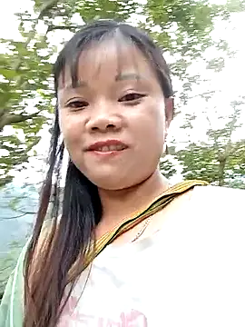 Snapshot of Samyy_xx chatting on 10-19-25, 01:06 Samyy xx online show from 10-19-25, 01:06