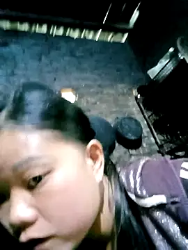 Snapshot of Samyy_xx chatting on 11-19-25, 12:32 Samyy xx online show from 11-19-25, 12:32