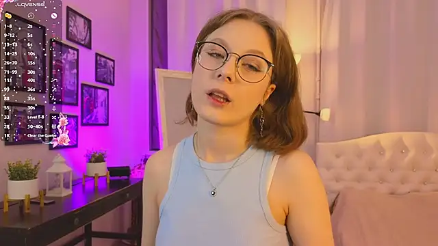 Bubblegum Babe  online show from 10-09-25, 08:18