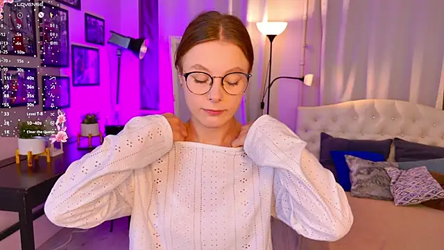 Bubblegum Babe  online show from 10-19-25, 08:31