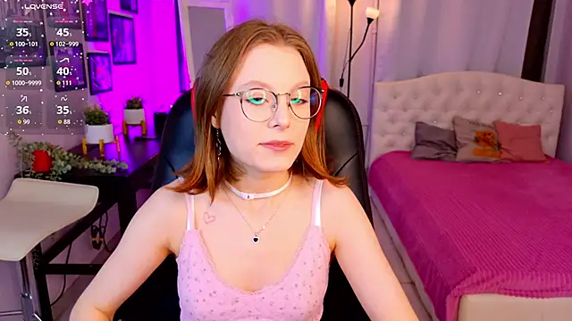 Bubblegum Babe  online show from 11-01-25, 08:11