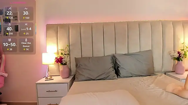 Snapshot of EllaaThorne chatting on 11-13-25, 08:08 EllaaThorne online show from 11-13-25, 08:08