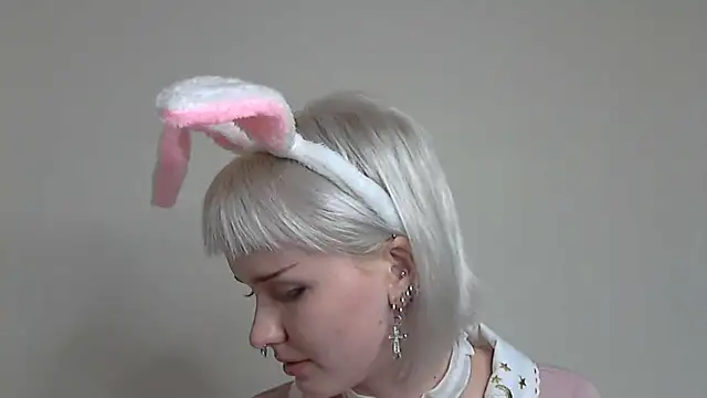 Snapshot of Paradoxy_ chatting on 10-09-25, 06:50 Paradoxy online show from 10-09-25, 06:50