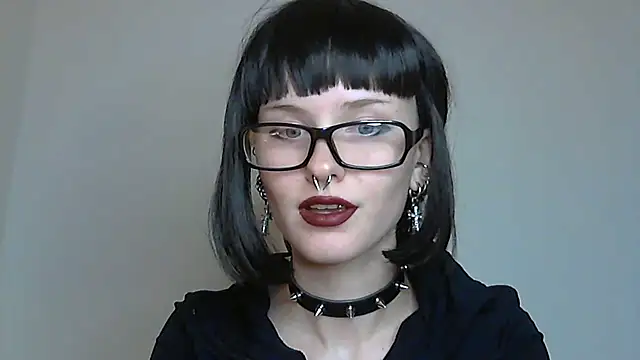 Snapshot of Paradoxy_ chatting on 10-26-25, 07:09 Paradoxy online show from 10-26-25, 07:09