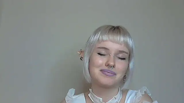 Snapshot of Paradoxy_ chatting on 11-27-25, 09:28 Paradoxy online show from 11-27-25, 09:28