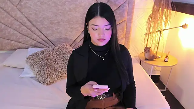 EmmaBlossom online show from 12-16-25, 12:43