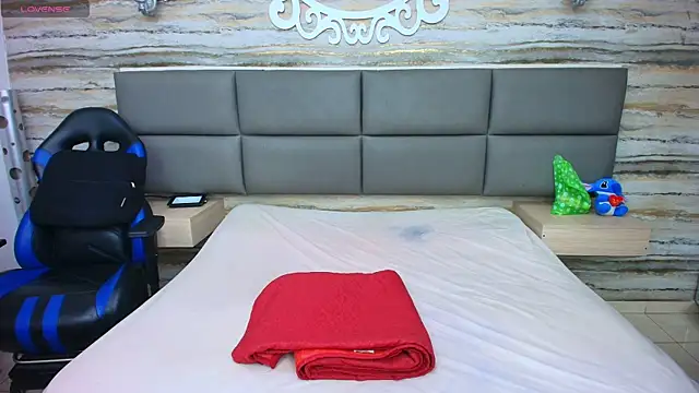 Lovers 21 online show from 10-24-25, 12:19