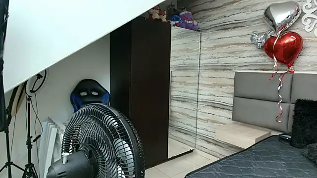 Lovers 21 online show from 02-14-26, 03:36