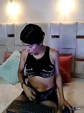 AelithEscarlata online show from 11-19-25, 12:27