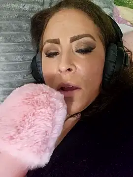 Queenbz1979 online show from 09-26-25, 08:24