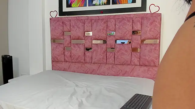 Snapshot of abella_lov chatting on 10-20-25, 12:27 abella lov online show from 10-20-25, 12:27