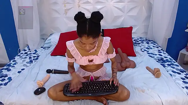 adisson petite1 online show from 02-06-26, 06:00