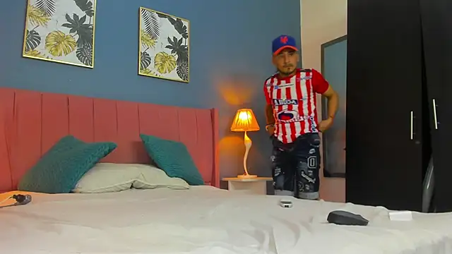 Kevinfox23cms online show from 11-19-25, 06:02