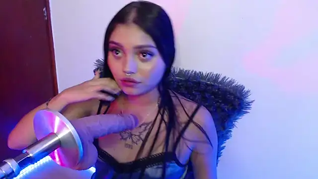 Snapshot of AnalyMilles chatting on 02-19-26, 12:28 AnalyMilles online show from 02-19-26, 12:28