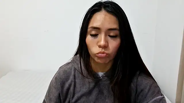 BellaBliss123 online show from 10-03-25, 11:02
