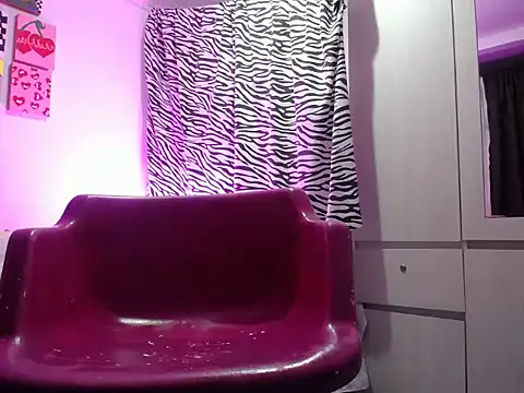 Snapshot of Nahomyyy chatting on 10-27-25, 11:03 Nahomyyy online show from 10-27-25, 11:03