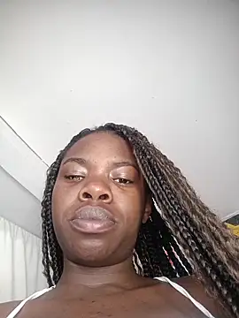 Snapshot of Nahomyyy chatting on 11-23-25, 12:05 Nahomyyy online show from 11-23-25, 12:05