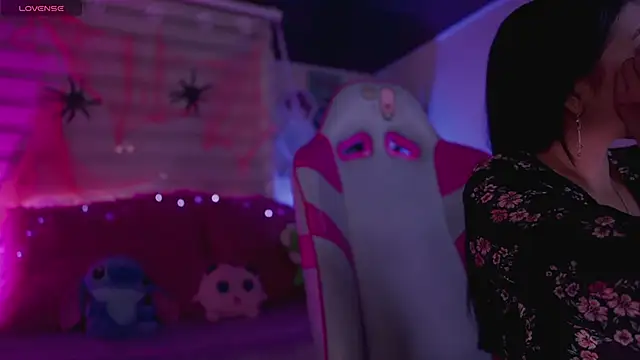 Snapshot of Zoe_Skyler chatting on 10-15-25, 03:56 Zoe Skyler online show from 10-15-25, 03:56