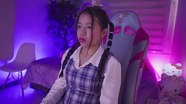 Snapshot of Zoe_Skyler chatting on 11-07-25, 04:18 Zoe Skyler online show from 11-07-25, 04:18