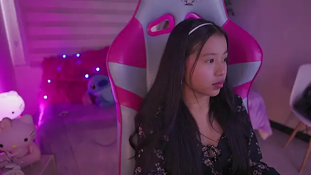 Snapshot of Zoe_Skyler chatting on 11-20-25, 01:22 Zoe Skyler online show from 11-20-25, 01:22