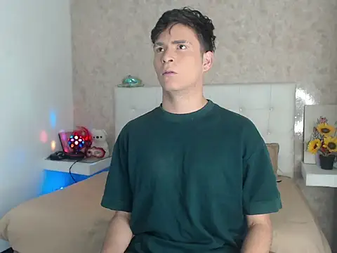 Aaron Foxxx online show from 12-16-25, 09:20