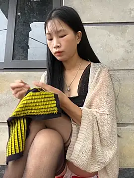 Snapshot of -mayhan11 chatting on 10-14-25, 02:45 -mayhan11 online show from 10-14-25, 02:45