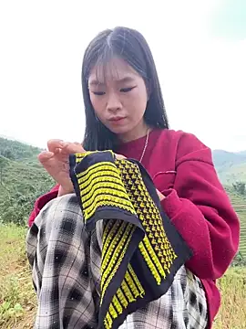 Snapshot of -mayhan11 chatting on 10-18-25, 04:37 -mayhan11 online show from 10-18-25, 04:37