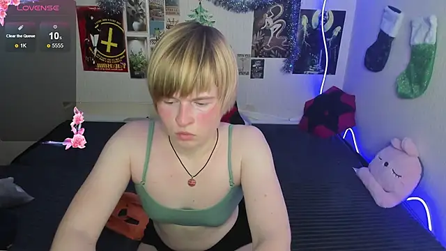 Cattie w  online show from 01-14-26, 01:11