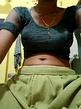 misskomal97 online show from 10-17-25, 11:13