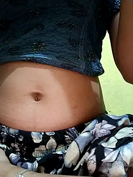 misskomal97 online show from 10-21-25, 04:41