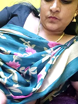 navyasree143 online show from 10-22-25, 04:40