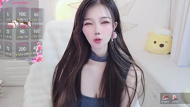 Snapshot of Coco-Di chatting on 10-21-25, 02:34 Coco-Di online show from 10-21-25, 02:34