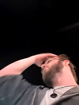 Snapshot of bear8t chatting on 10-29-25, 06:15 bear8t online show from 10-29-25, 06:15