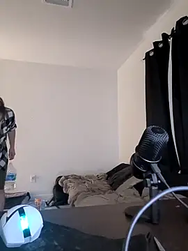 Snapshot of bear8t chatting on 11-04-25, 06:40 bear8t online show from 11-04-25, 06:40