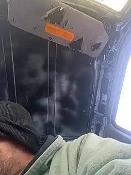 Derrickandash online show from 11-29-25, 06:55